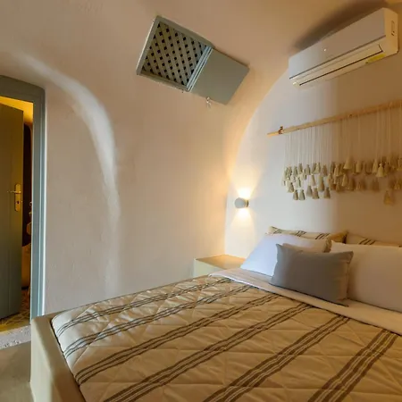 Sublime & Caves Akrotírion