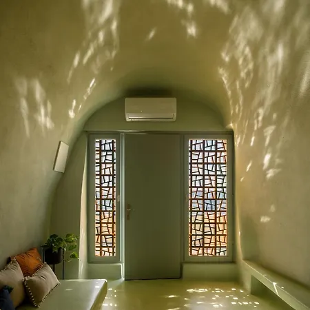 Sublime & Caves Villa Akrotírion