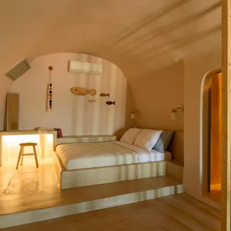 Sublime & Caves Akrotírion