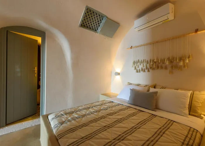 Sublime & Caves Akrotírion