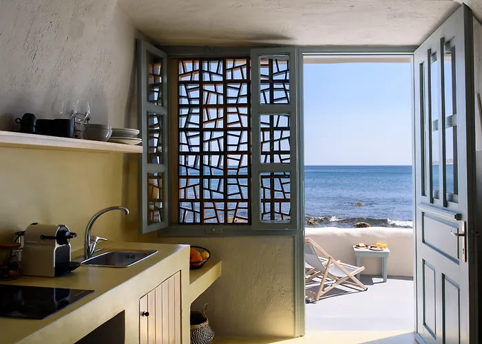 Sublime & Caves Akrotírion