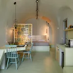 Sublime & Caves Villa *