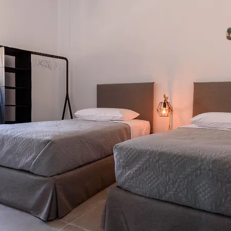 Sublime & Caves فيلة