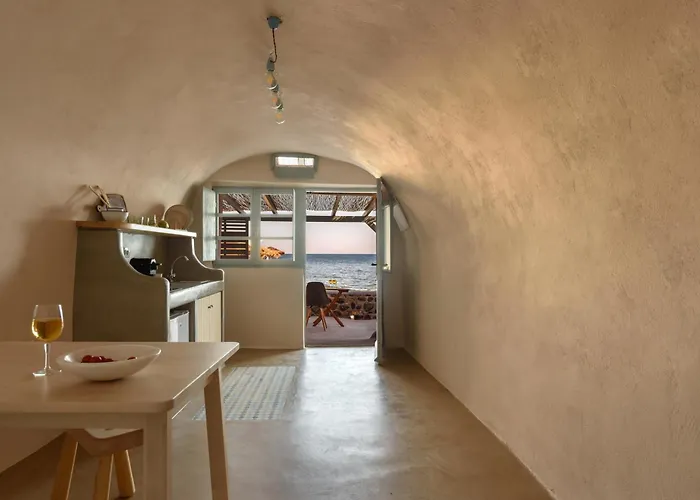 Sublime & Caves فيلة Akrotírion