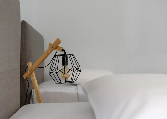 Sublime & Caves فيلة